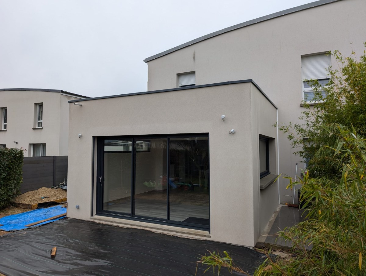 Extension contemporaine : un nouvel espace de vie lumineux